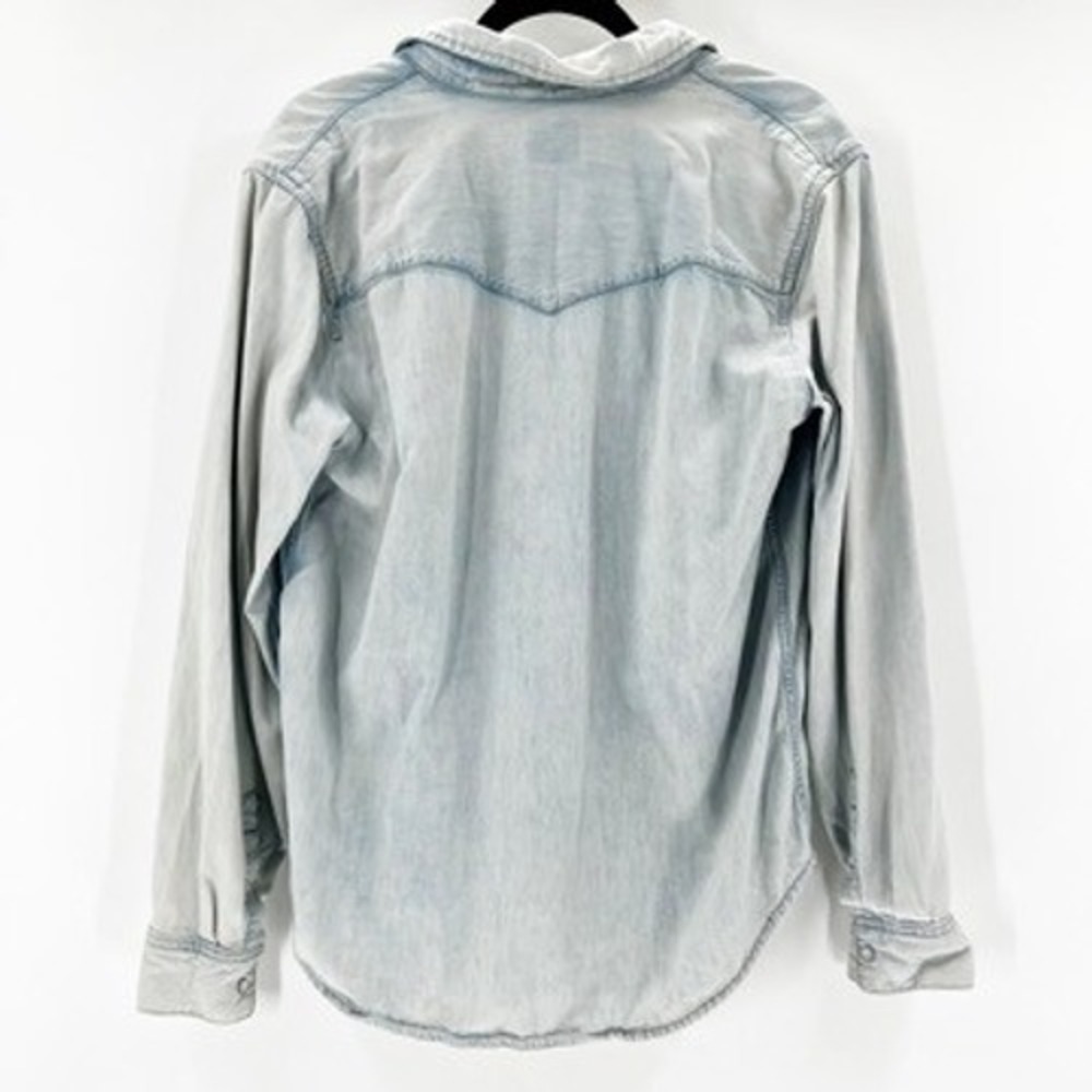 Levi Strauss Womens Western Denim Shirt Light Wash Pearl Snap Long Sleeve Large - Picture 3 of 6